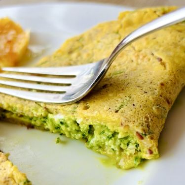 Crespelle salate a base di farina di ceci ripiene di pesto all'aglio orsino e ricotta - cover